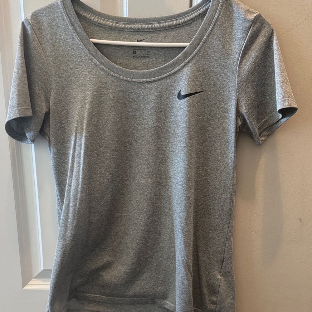 Nike Women's Heather Gray Short Sleeve Tee
